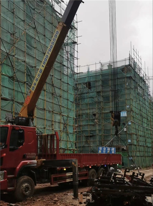 安义县“慢工细活”—— 吊车的 “微动控制” 技术