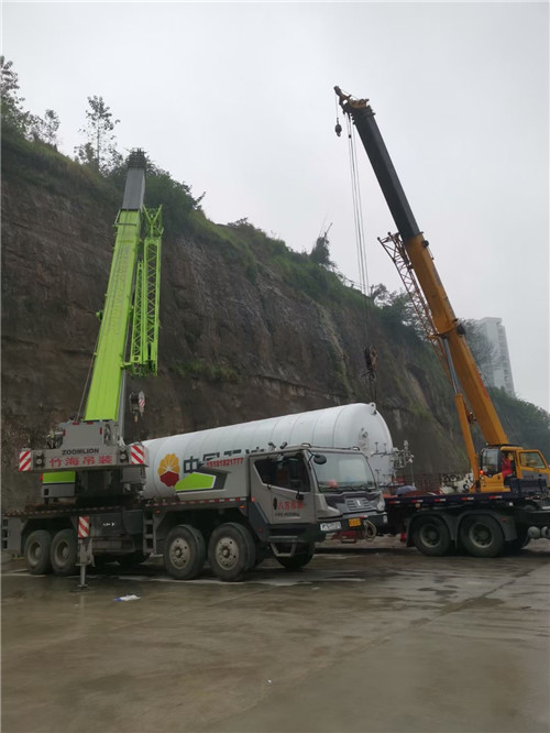 安义县“不怕风雨冻”—— 吊车的 “恶劣环境适应” 技术
